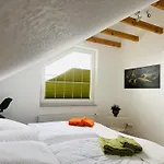 Апартаменты Ruhrtalblick - Auszeit Mit Ausblick Мешеде